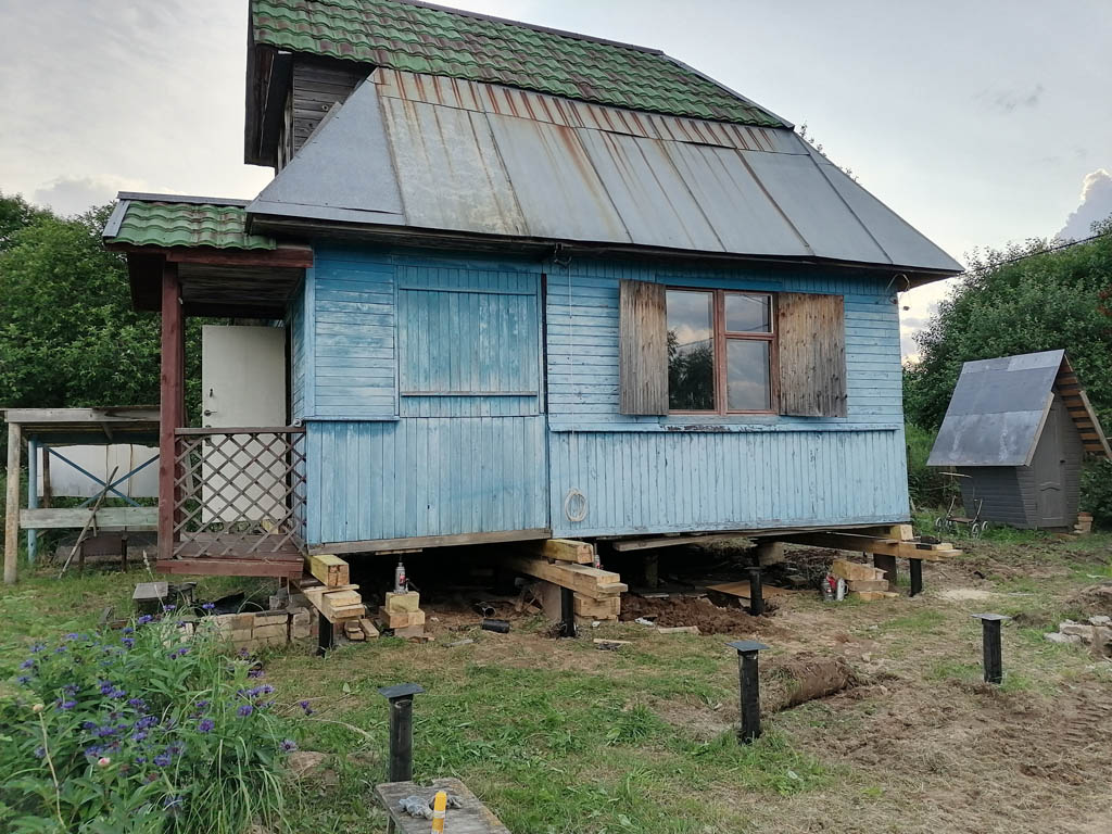 Перенос дома на винтовые сваи в д. Яковлево